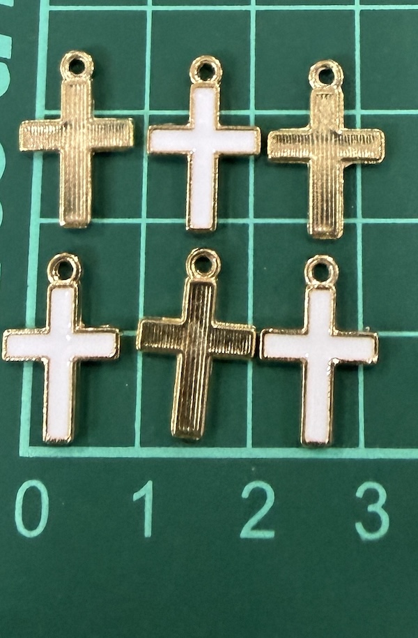 Charm Cross White